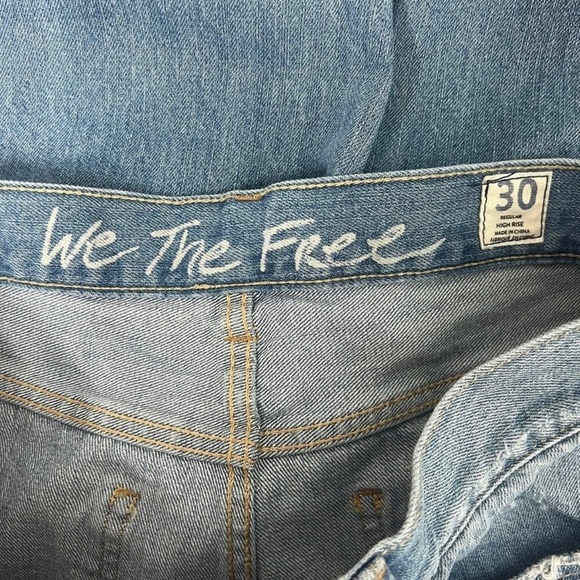 We The Free Blossom Distressed High Rise Button Fly Raw Hem Womens Jeans Size 30 - Picture 2 of 12